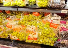 Table grapes from South Africa and Chile interested shoppers.